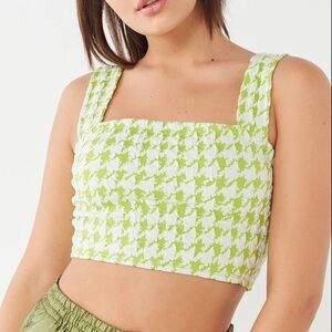 UO Gal Houndstooth Cropped Tank Top